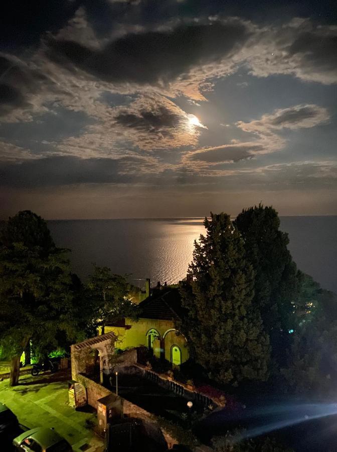 Chiaro Di Luna * Taormine